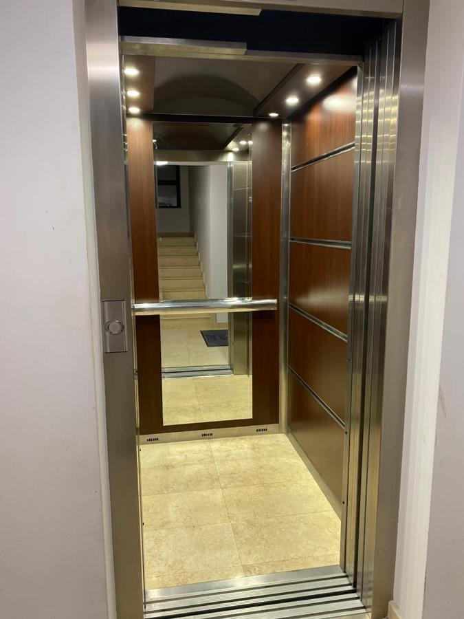 Stylish Urban Apart New 2021 Close To The Beach Varna Extérieur photo